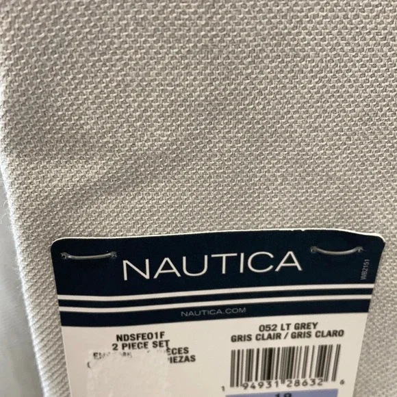 NWT Nautica Boy’s 2 Piece Set Suit in Light Grey